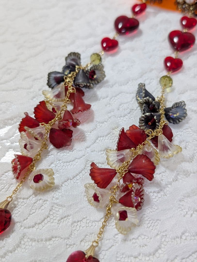 赤の女王イヤリング