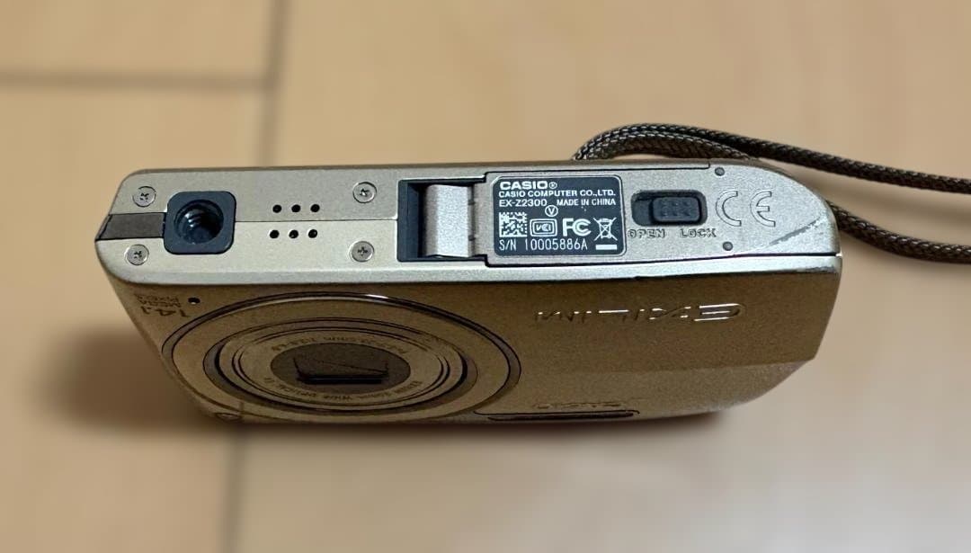 【ジャンク品】CASIO EXILIM EX-Z2300 デジタルカメラ