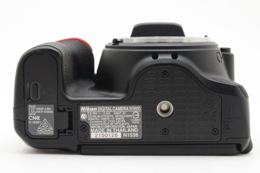 超美品　974ショット/使用率1% ニコン D5600 ダブルズームキット