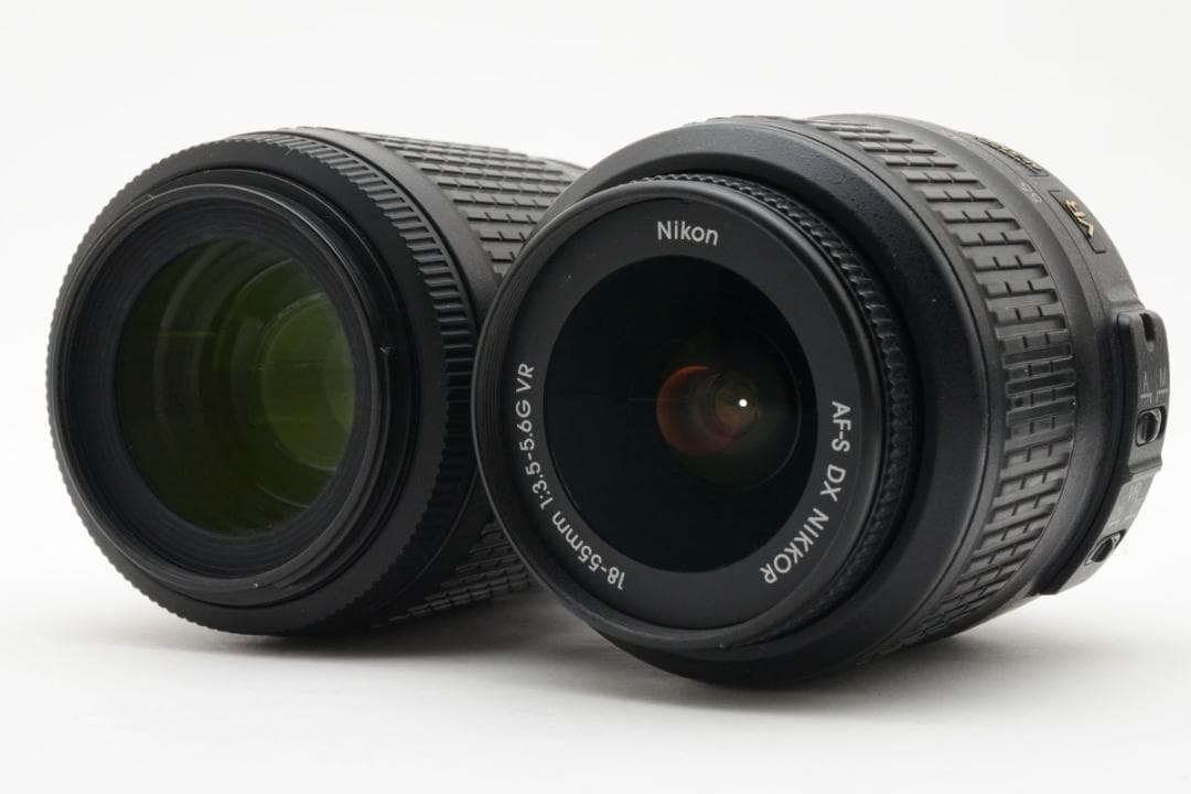 超美品　974ショット/使用率1% ニコン D5600 ダブルズームキット