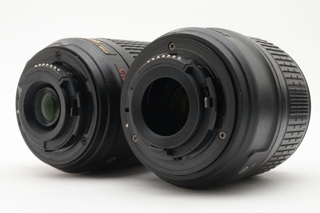 超美品　974ショット/使用率1% ニコン D5600 ダブルズームキット