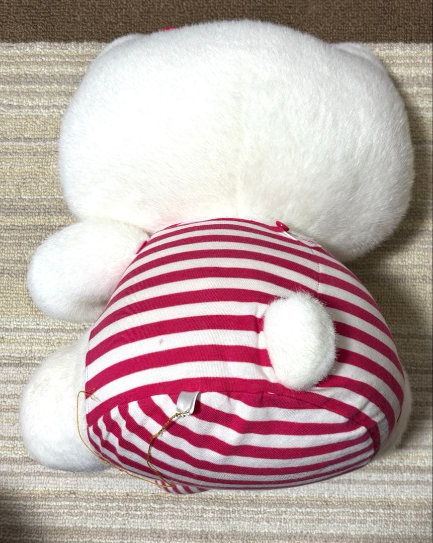 ハローキティ サンリオ キティちゃん ウサギ ぬいぐるみ　さくらんぼ