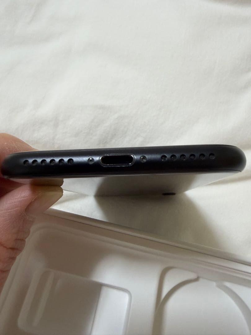 iPhone SE 第2世代 SIMフリー