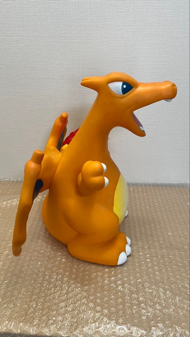 ポケモン リザードン 貯金箱