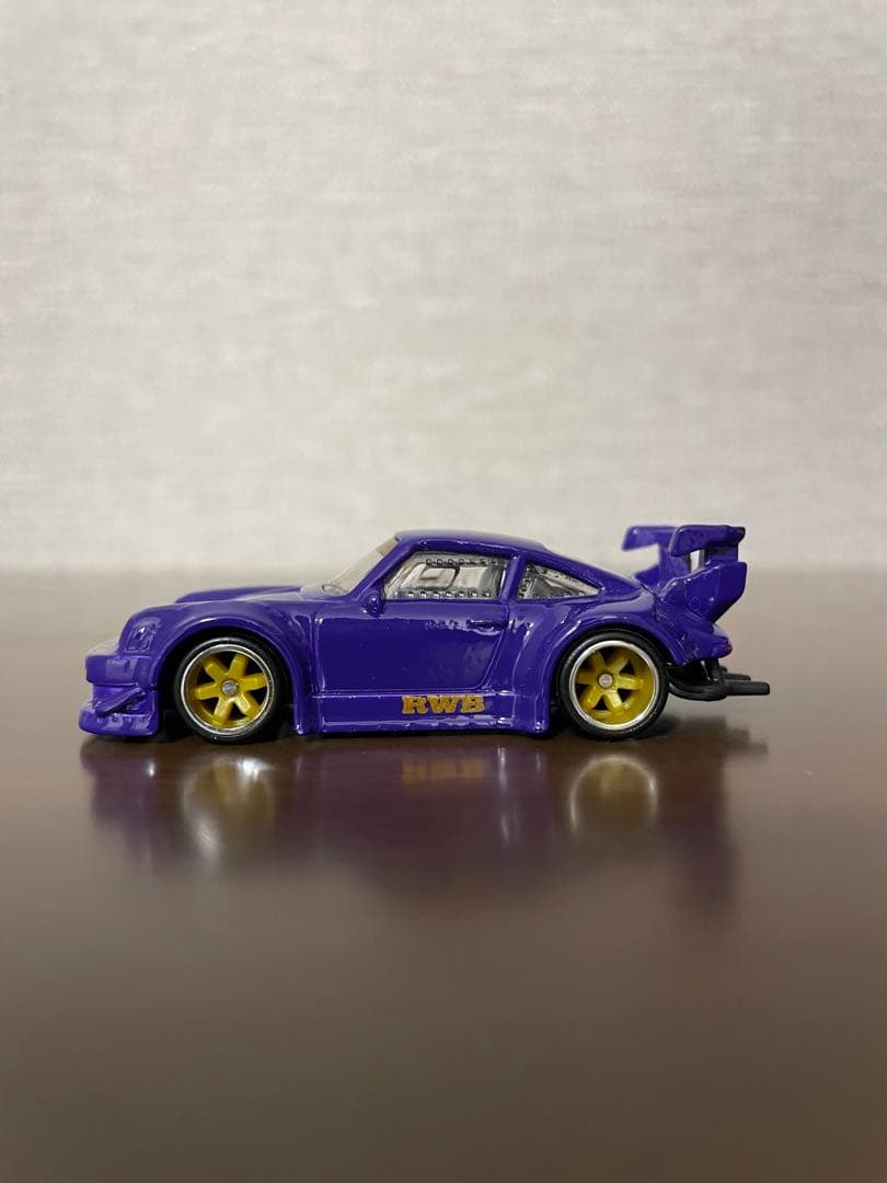 ホットウィール　PORSCHE 930 RWB （紫　ルース）
