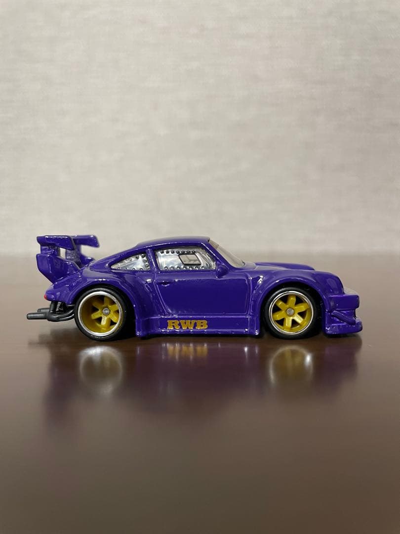 ホットウィール　PORSCHE 930 RWB （紫　ルース）