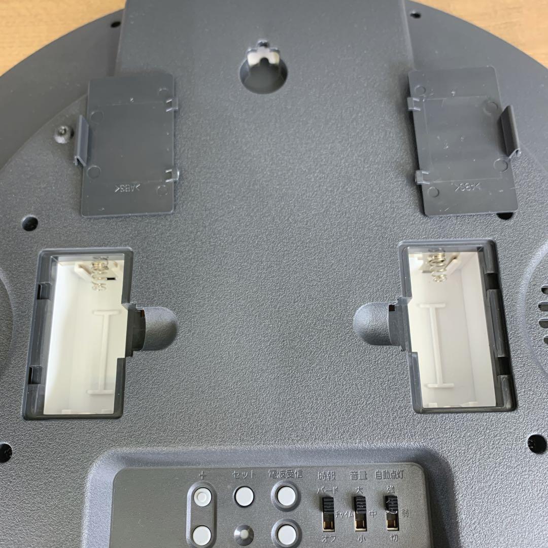 CASIO　電波時計　掛け時計　温湿度、日付デジタル表示　時報・ライト機能付き