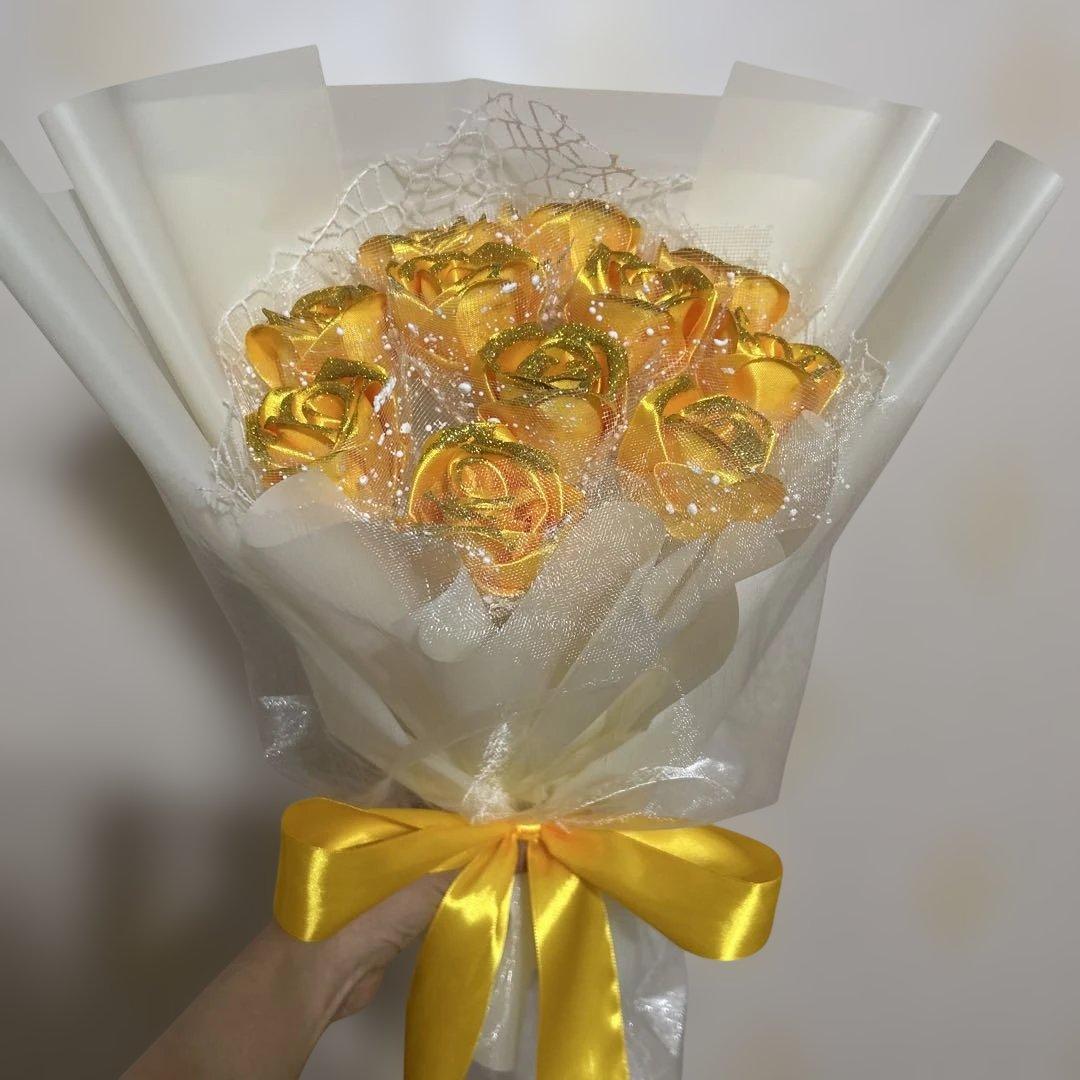 11本黄色バラブーケ　ラメ付き❣️プレゼント 枯れない花 永生バラ 特別な人へ