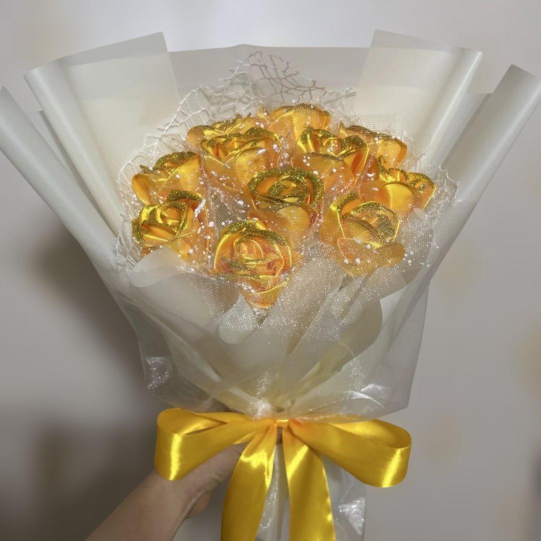 11本黄色バラブーケ　ラメ付き❣️プレゼント 枯れない花 永生バラ 特別な人へ