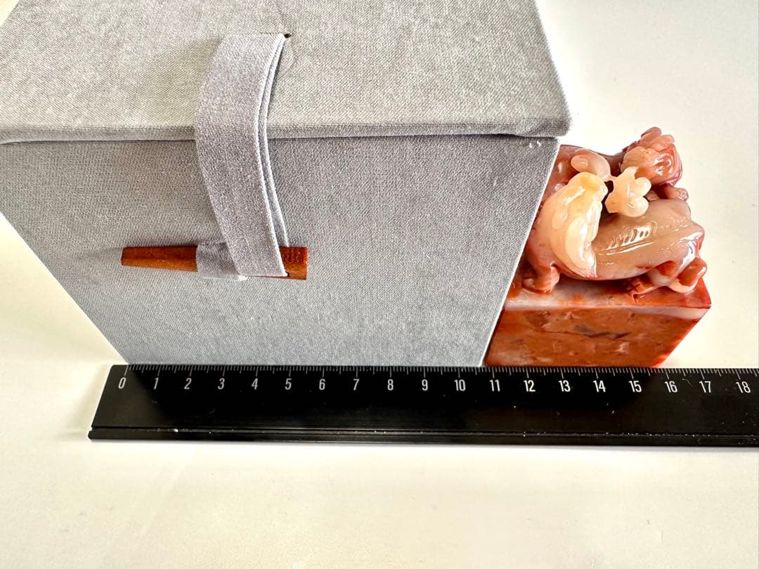 【螭虎献芝】 古獣　美品　ラオス 老挝 水凍　印材 落款 遊印 雅号　大材