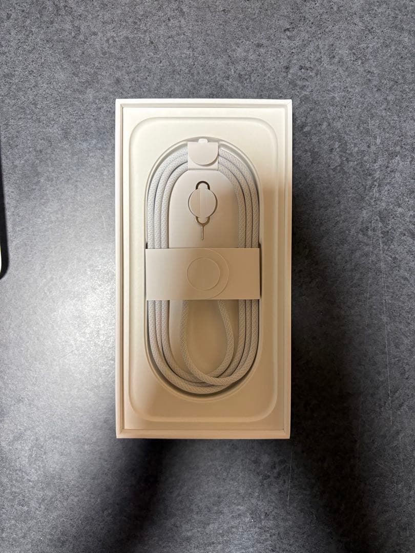 携帯電話本体 iPhone16 (tomohiga)