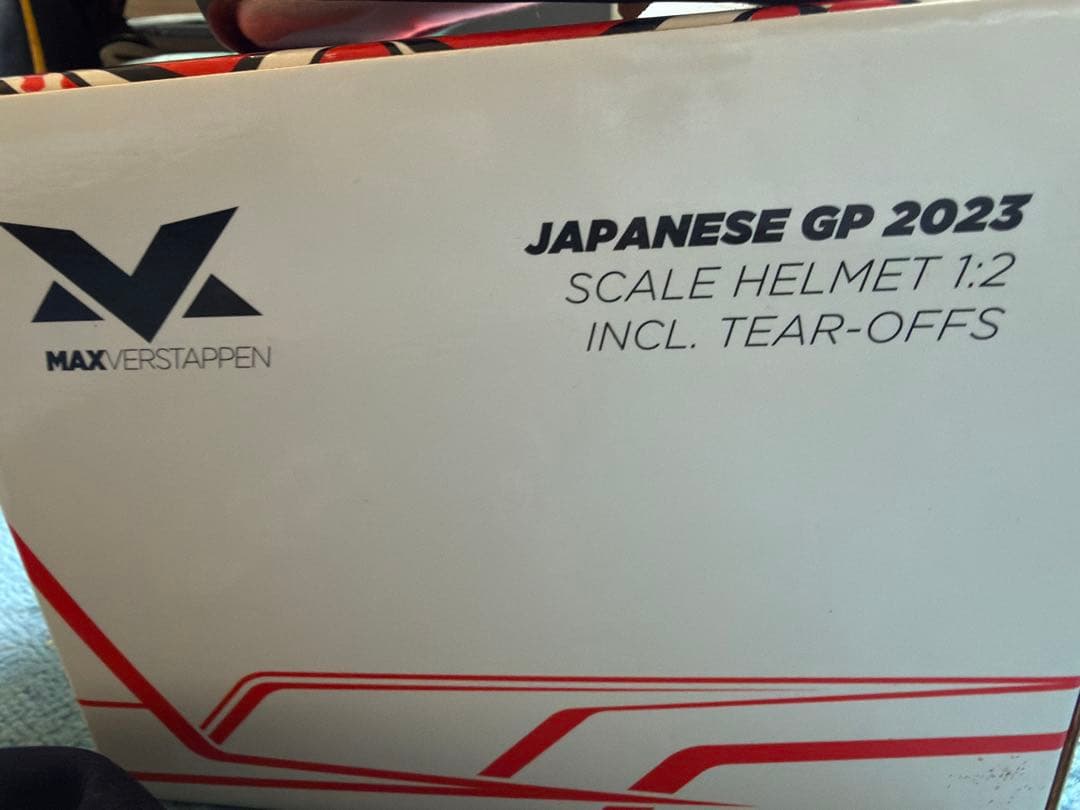 シューベルト製 2023年日本GPスペシャルヘルメット　フェルスタッペン