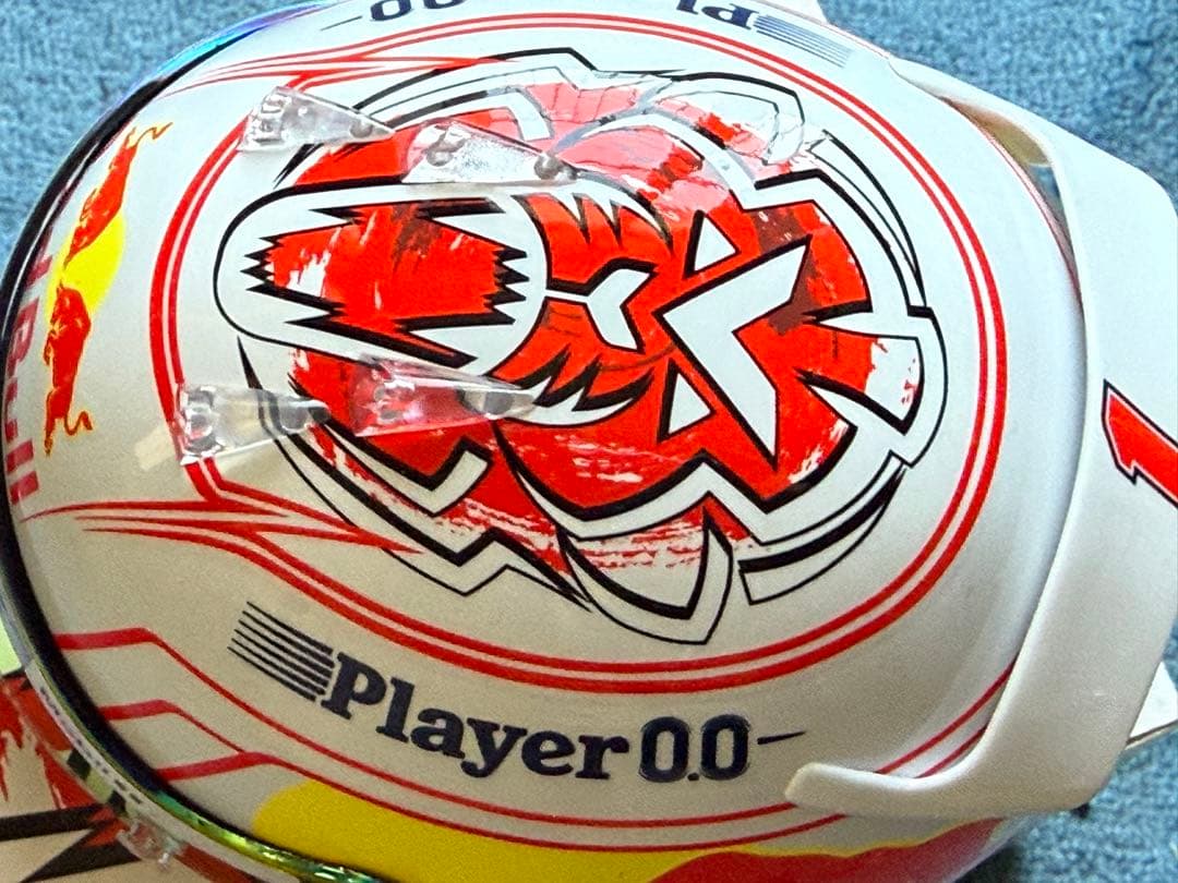 シューベルト製 2023年日本GPスペシャルヘルメット　フェルスタッペン