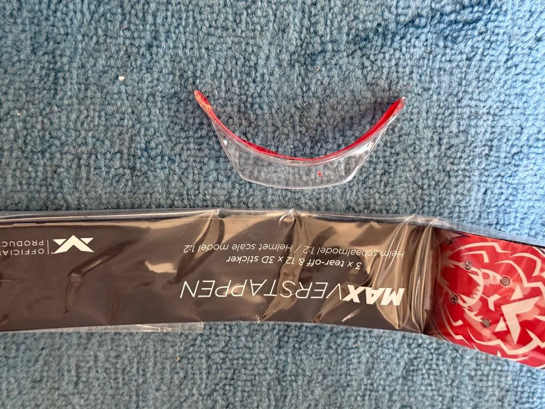 シューベルト製 2023年日本GPスペシャルヘルメット　フェルスタッペン