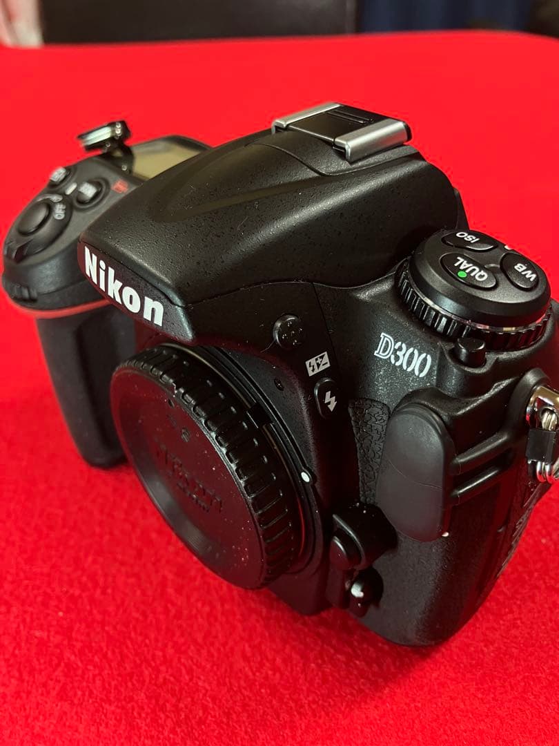 衝撃　決算値下げ！これがＮＯ１Ｄ300Ｓ数1903回 24-50mmズ-ム付き