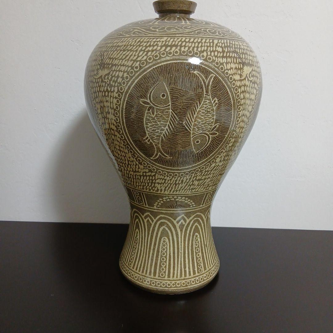 陶器 花瓶 魚と鳥の模様 双魚　象嵌技法　韓国　朝鮮　粉青沙器　梅瓶