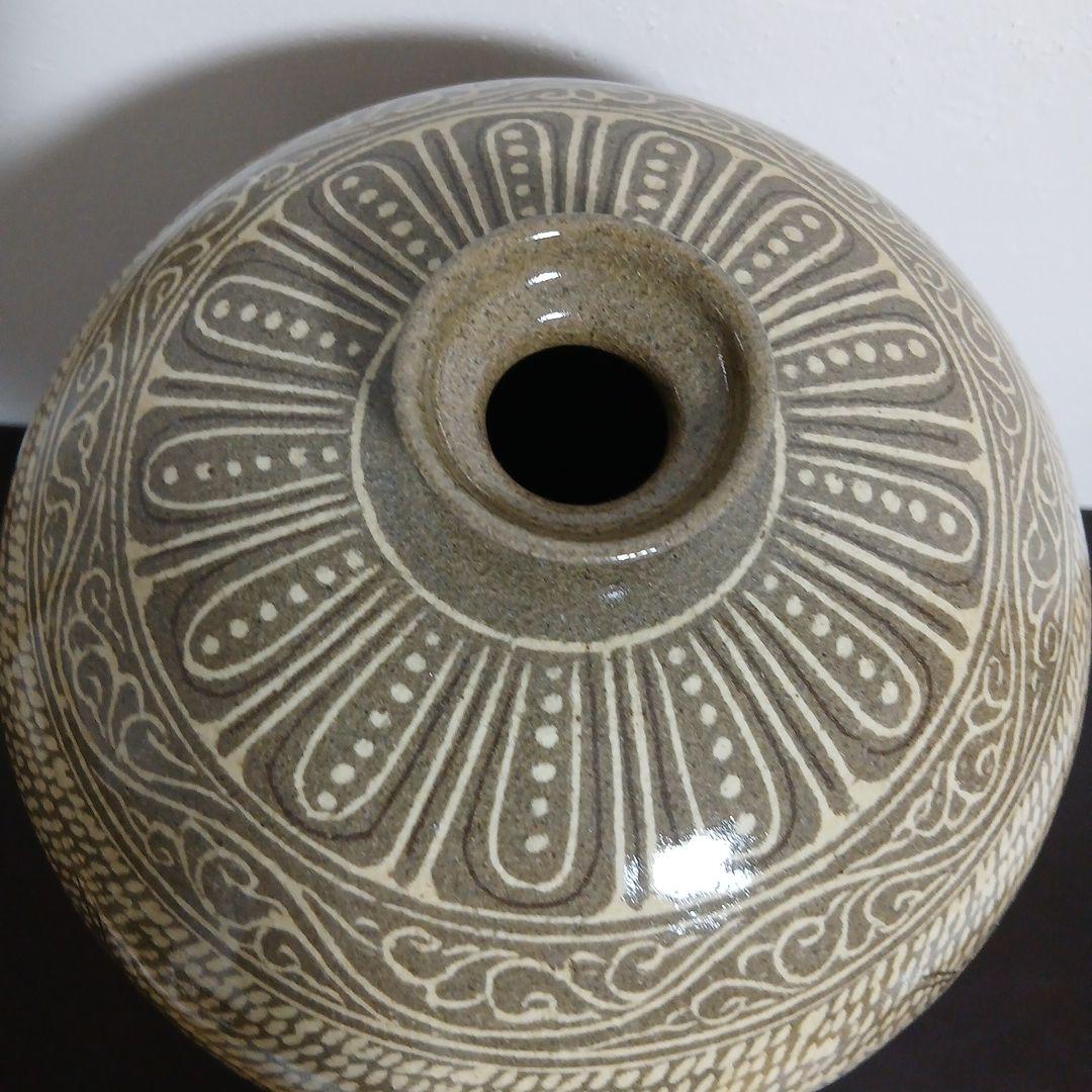 陶器 花瓶 魚と鳥の模様 双魚　象嵌技法　韓国　朝鮮　粉青沙器　梅瓶