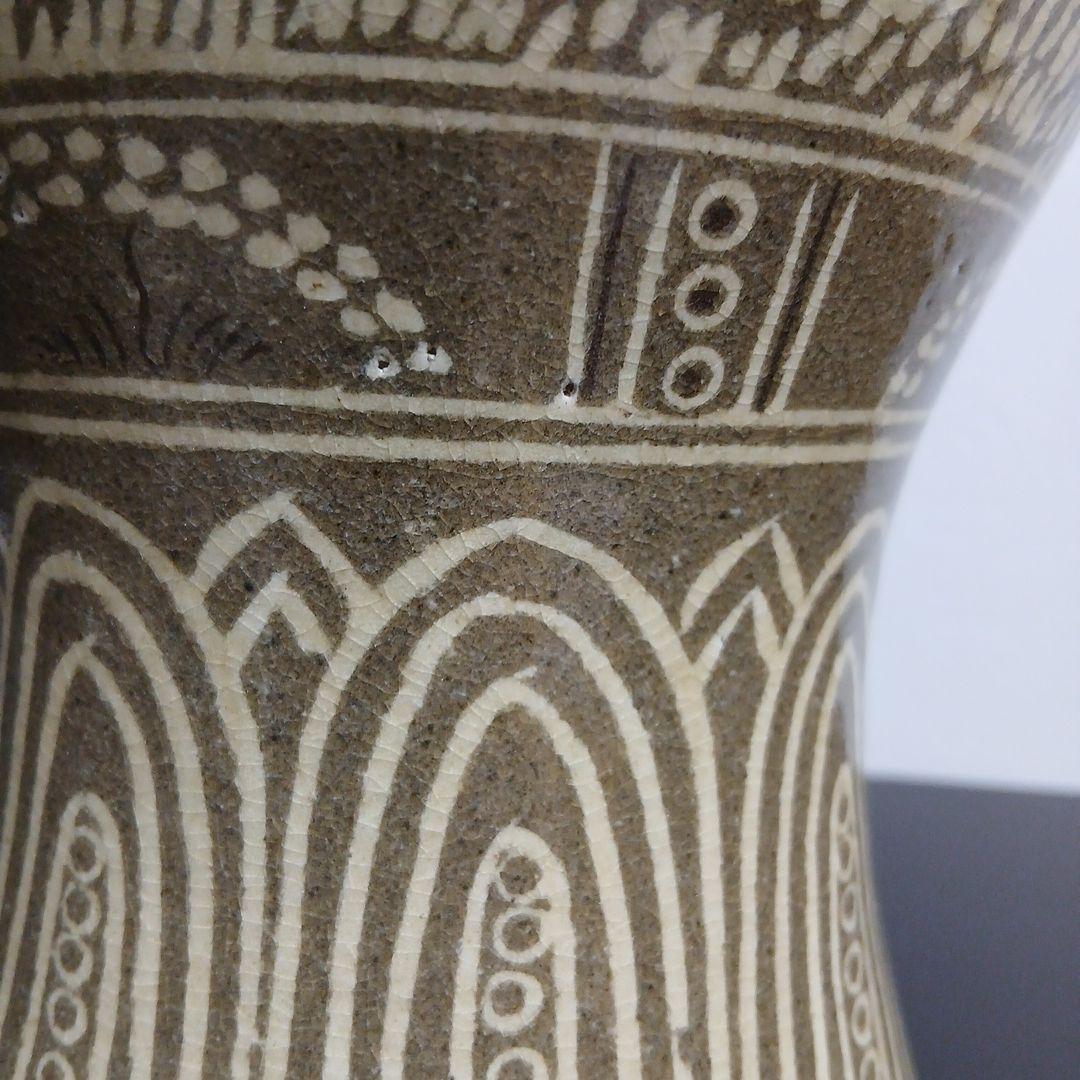 陶器 花瓶 魚と鳥の模様 双魚　象嵌技法　韓国　朝鮮　粉青沙器　梅瓶