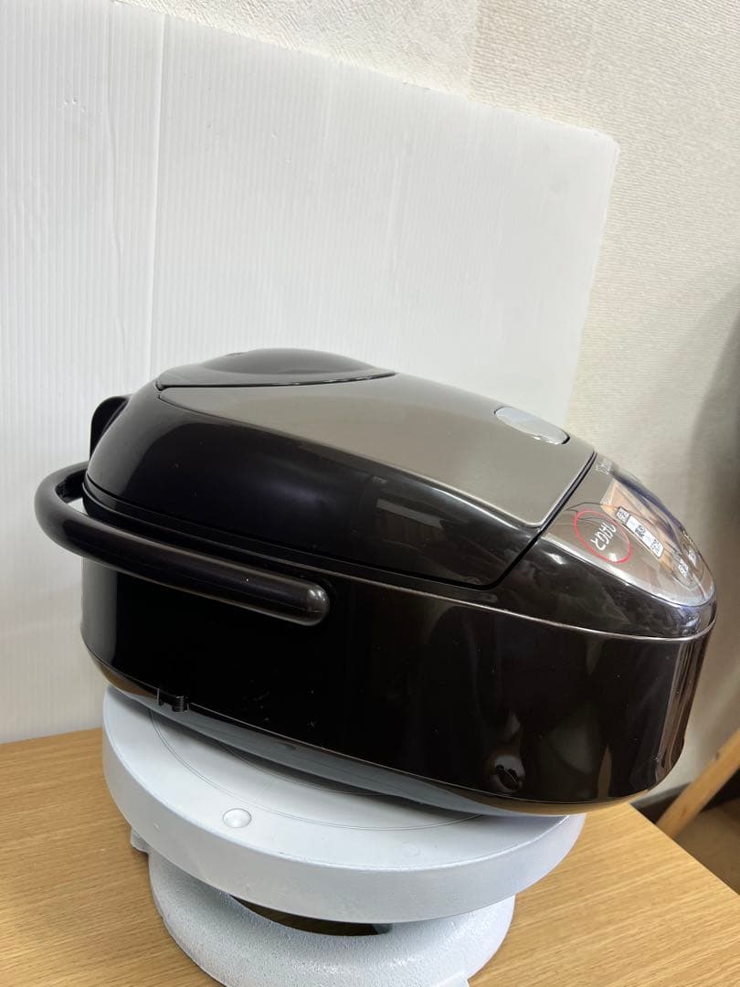 象印 ZOJIRUSHI 圧力IH炊飯器 NW-VH10 2022年製