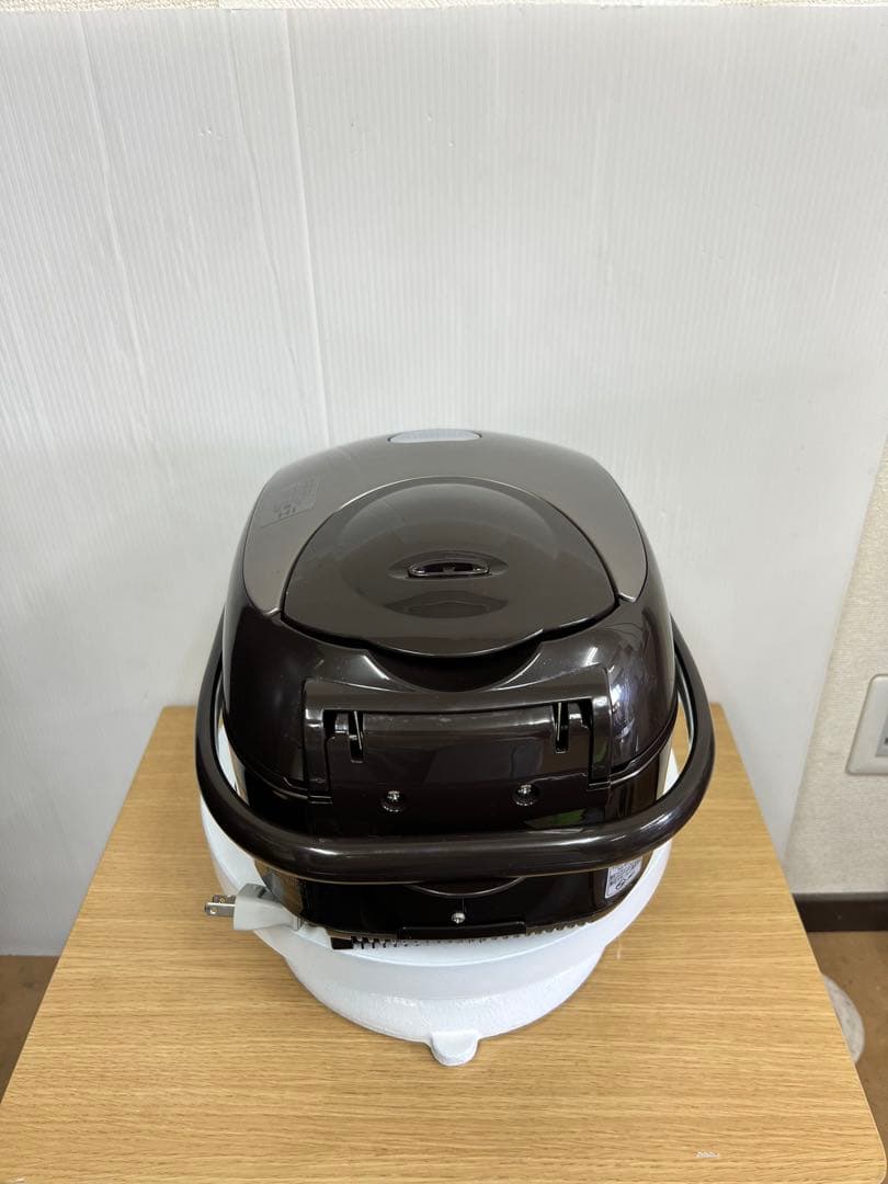 象印 ZOJIRUSHI 圧力IH炊飯器 NW-VH10 2022年製