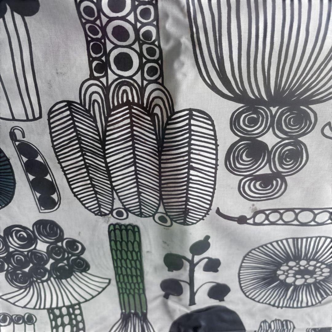 こめちゃんさん特大　マリメッコmarimekkoテーブルクロス　撥水生地