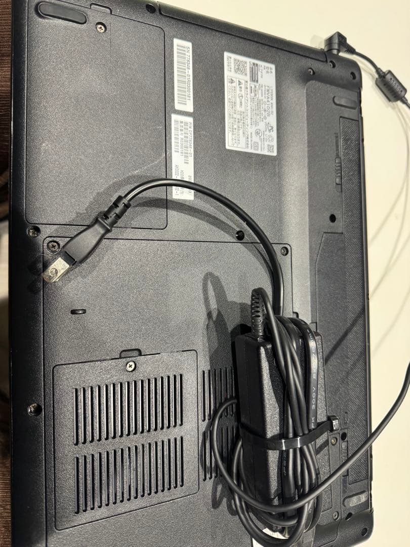 中古美品　富士通 FMVA41D2B ノートPC 本体 ACアダプター付