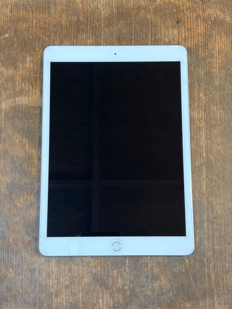 iPad 第８世代　Wi-Fiモデル32GB Silver 箱無し　付属品なし