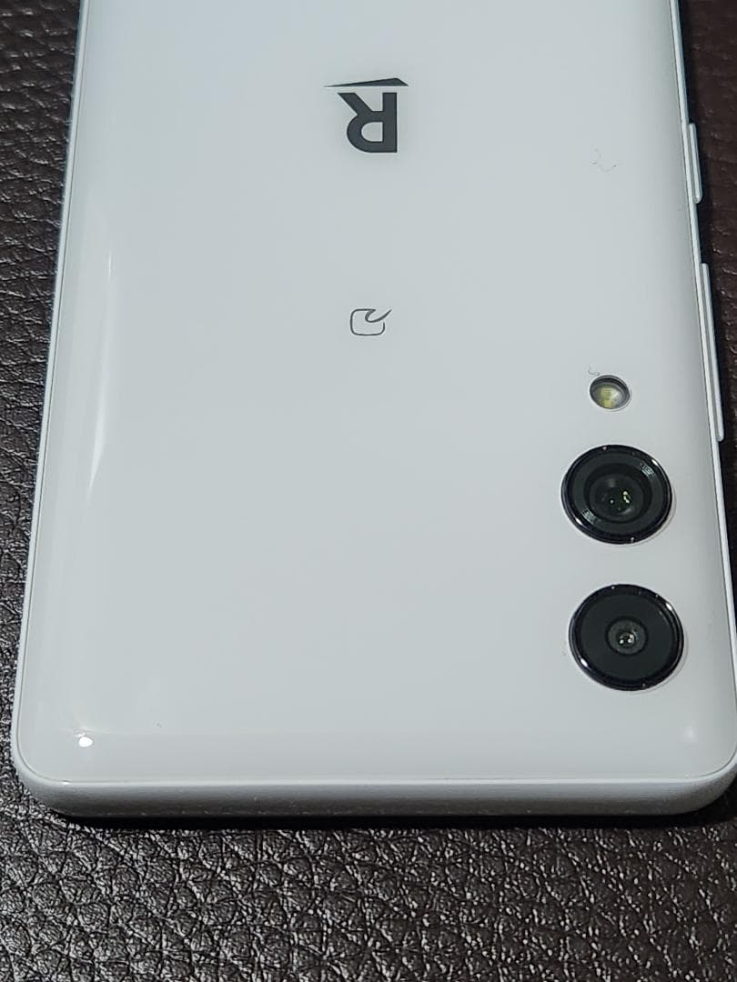 rakuten hand 5g p780 SIMフリー ホワイト