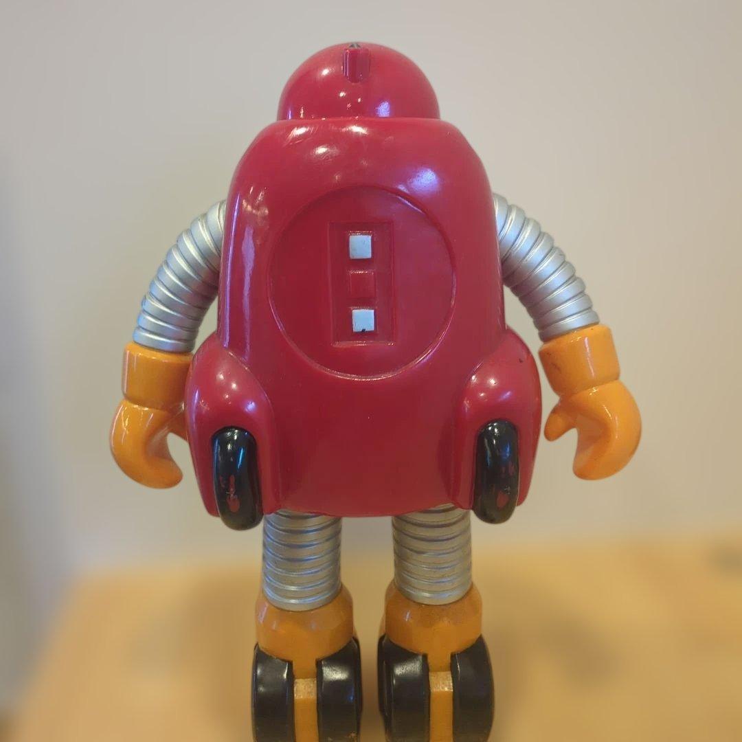 ピンクのロボットフィギュア 約60cm