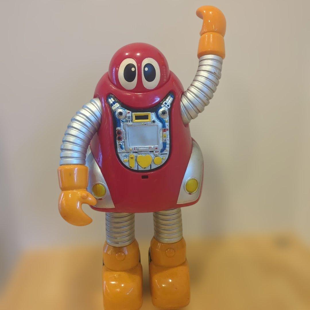 ピンクのロボットフィギュア 約60cm