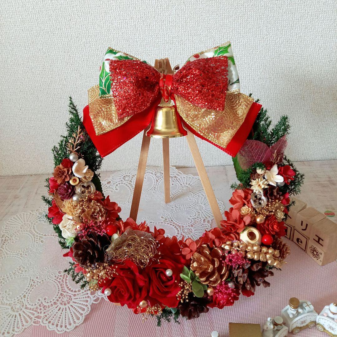 No141  真っ赤なバラとリンリンベル❄︎.*クリスマスリース❤︎ 2024