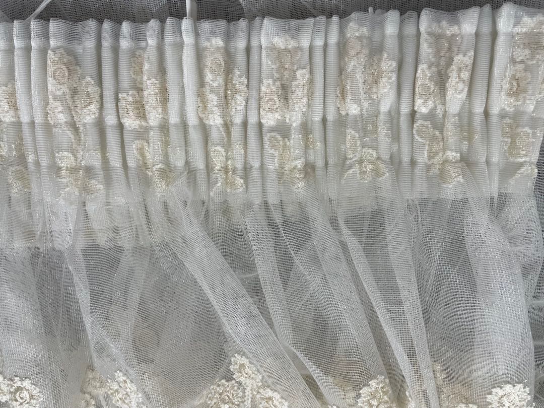 レース カーテン, 花刺繍入り カーテン、H204cmXW110cm X 2,