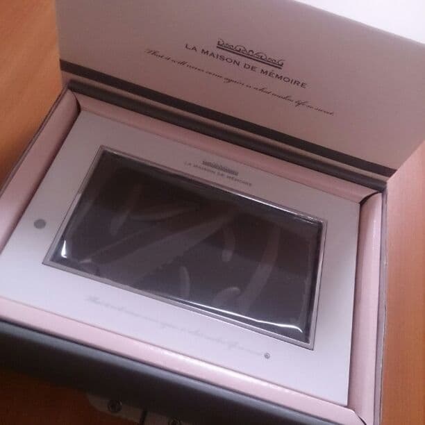 エルコムデジタルフォトフレーム\"DPF-D7WS10シリーズ\"