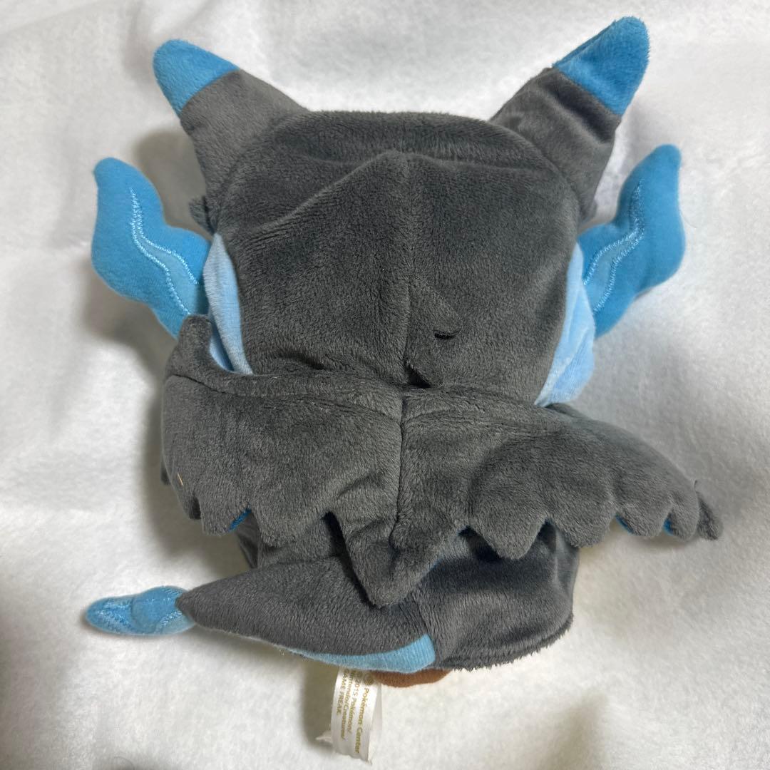 ポンチョを着たピカチュウ メガリザードン ぬいぐるみ