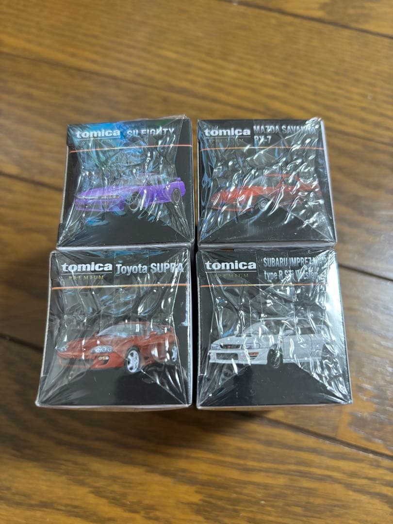 トミカプレミアム　タカラトミーモール　4台セット