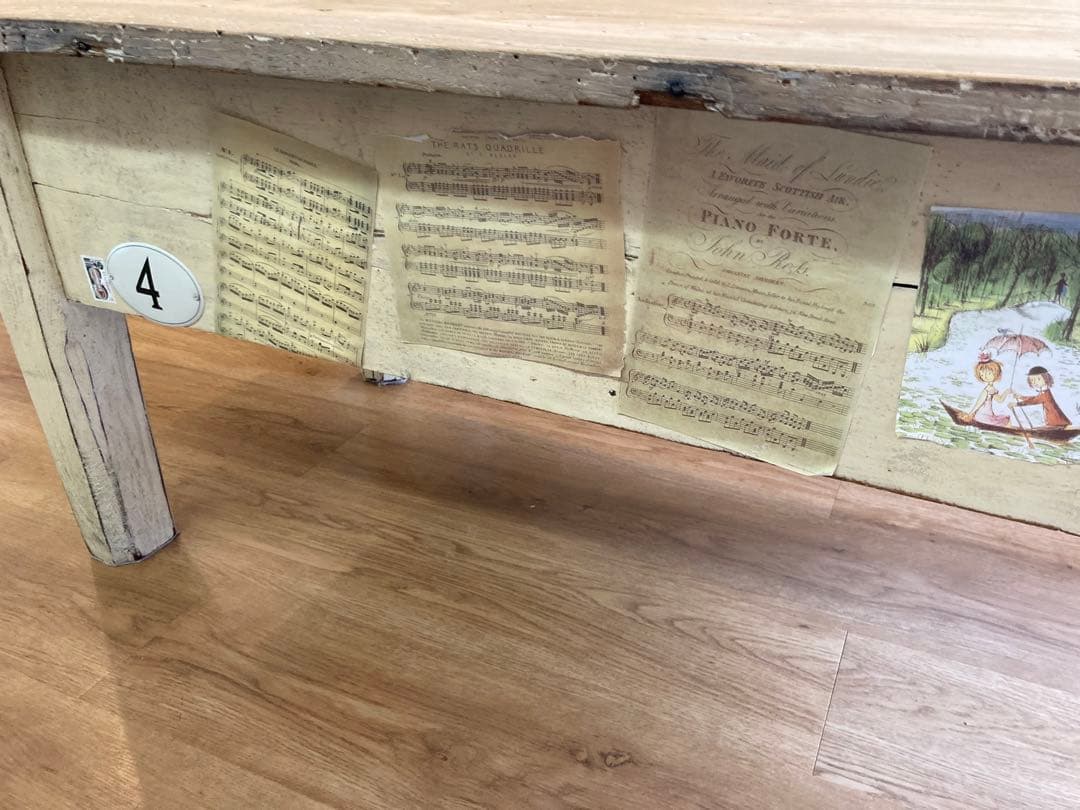 【ベルギー製　アンティーク　テーブル】