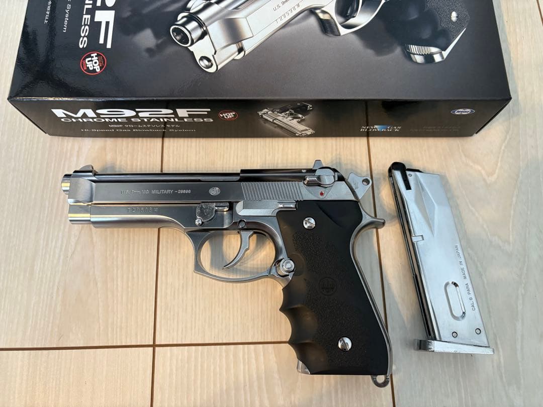 M92F クロームステンレス ガスガン