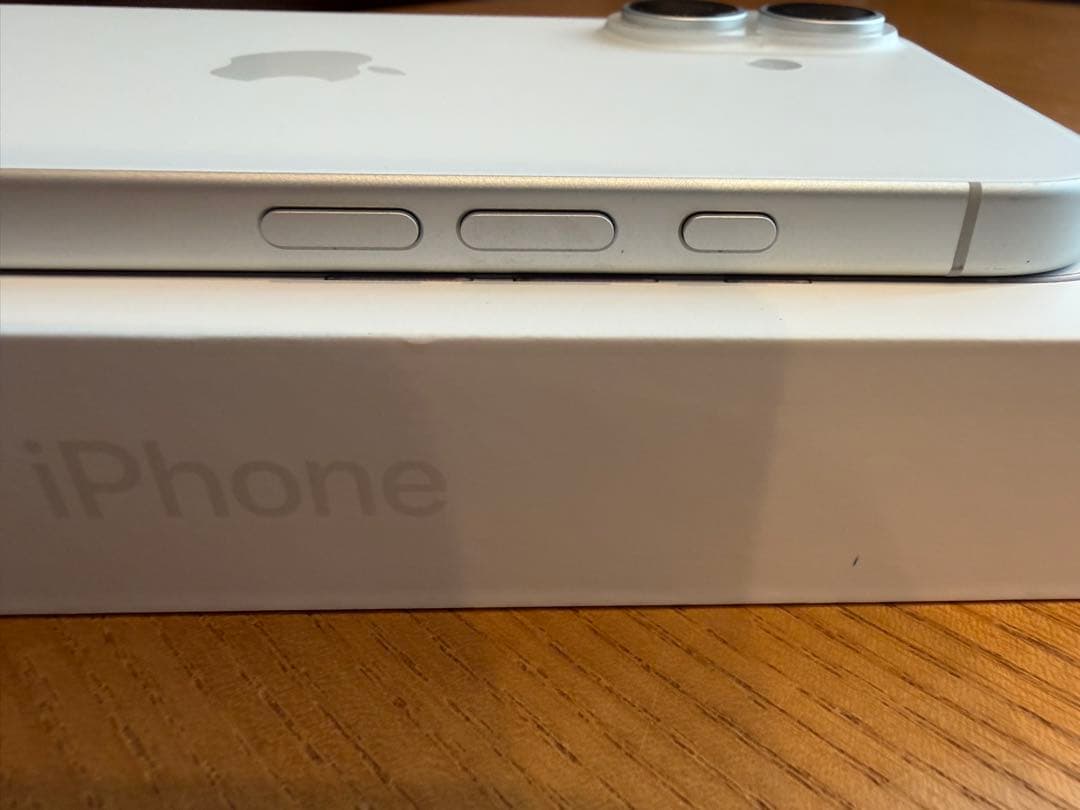 iPhone 16 512GB ホワイト simフリー