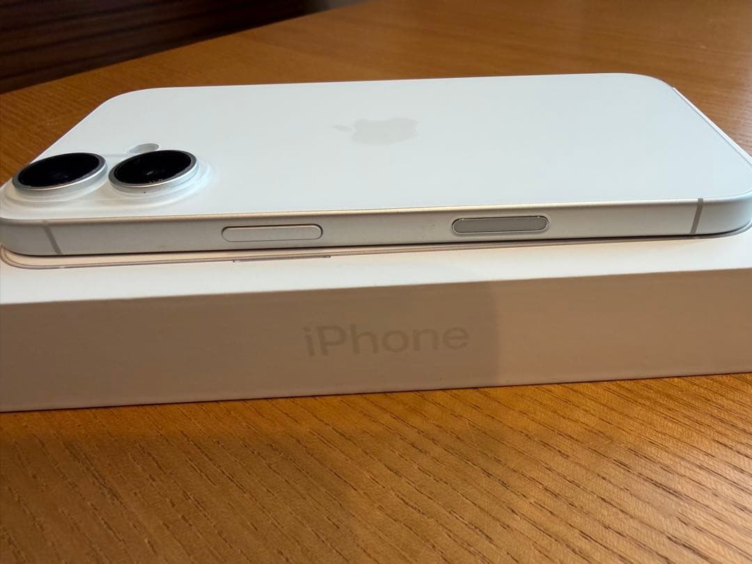 iPhone 16 512GB ホワイト simフリー