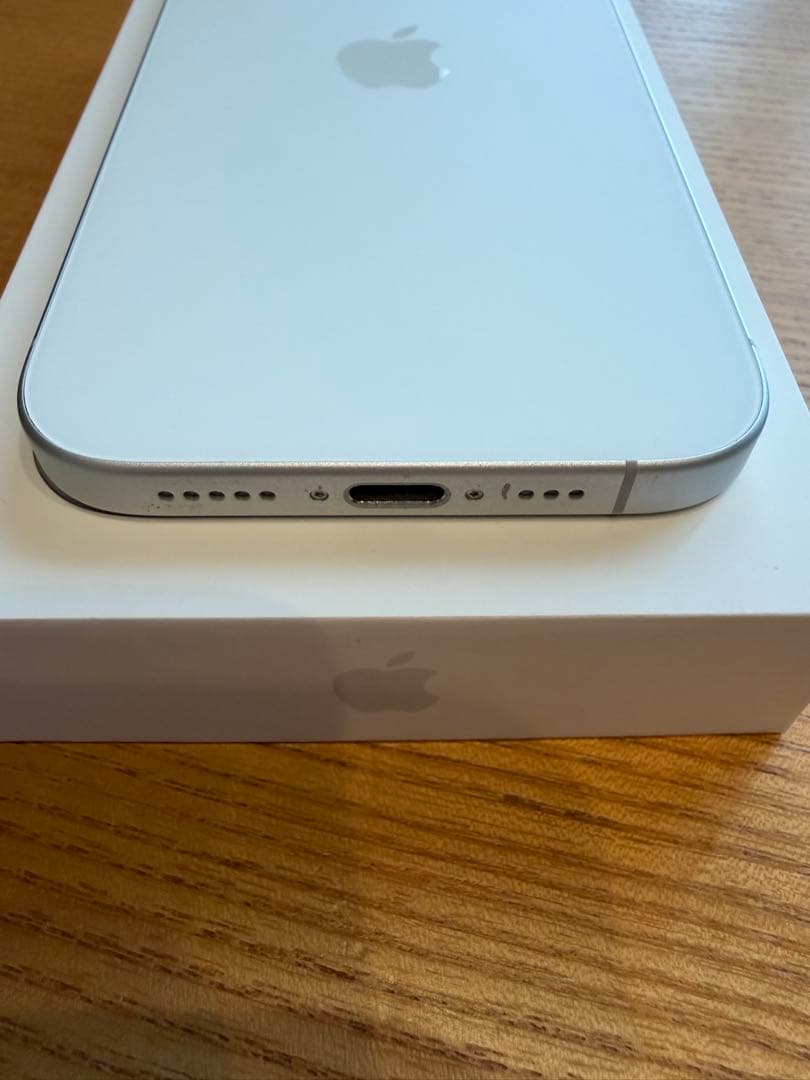 iPhone 16 512GB ホワイト simフリー