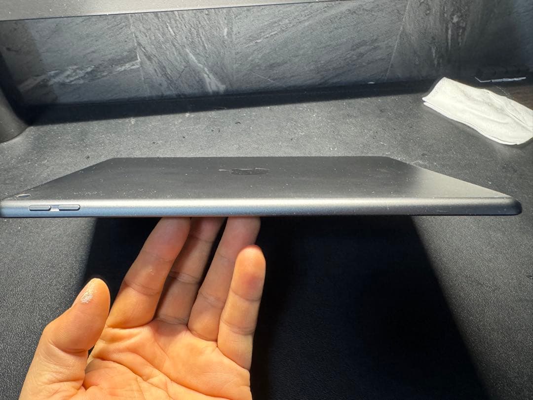 iPad 8世代（Wi-Fiモデル）　32GB