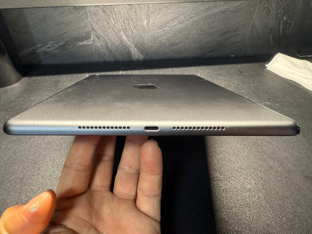 iPad 8世代（Wi-Fiモデル）　32GB