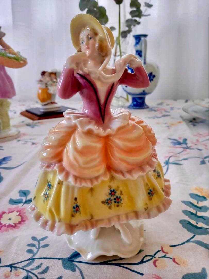 ドイツ　カールエンス作　陶器人形　フィギュリン　　希少
