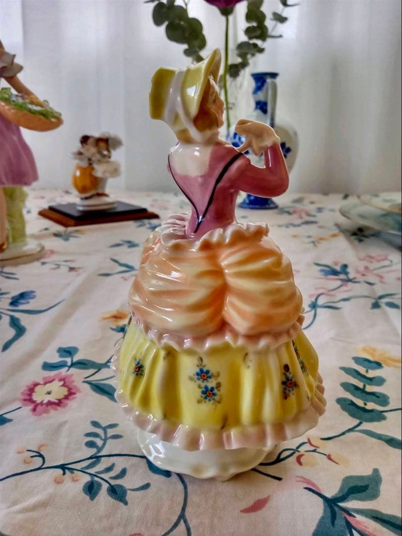 ドイツ　カールエンス作　陶器人形　フィギュリン　　希少