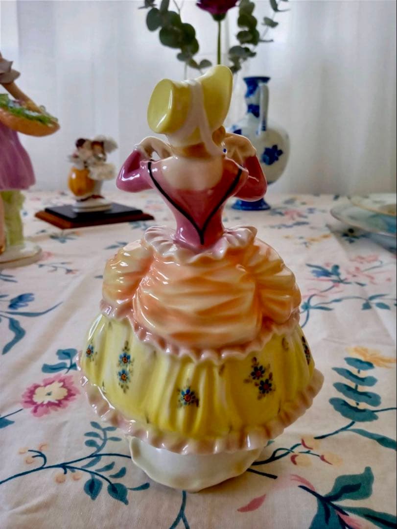ドイツ　カールエンス作　陶器人形　フィギュリン　　希少
