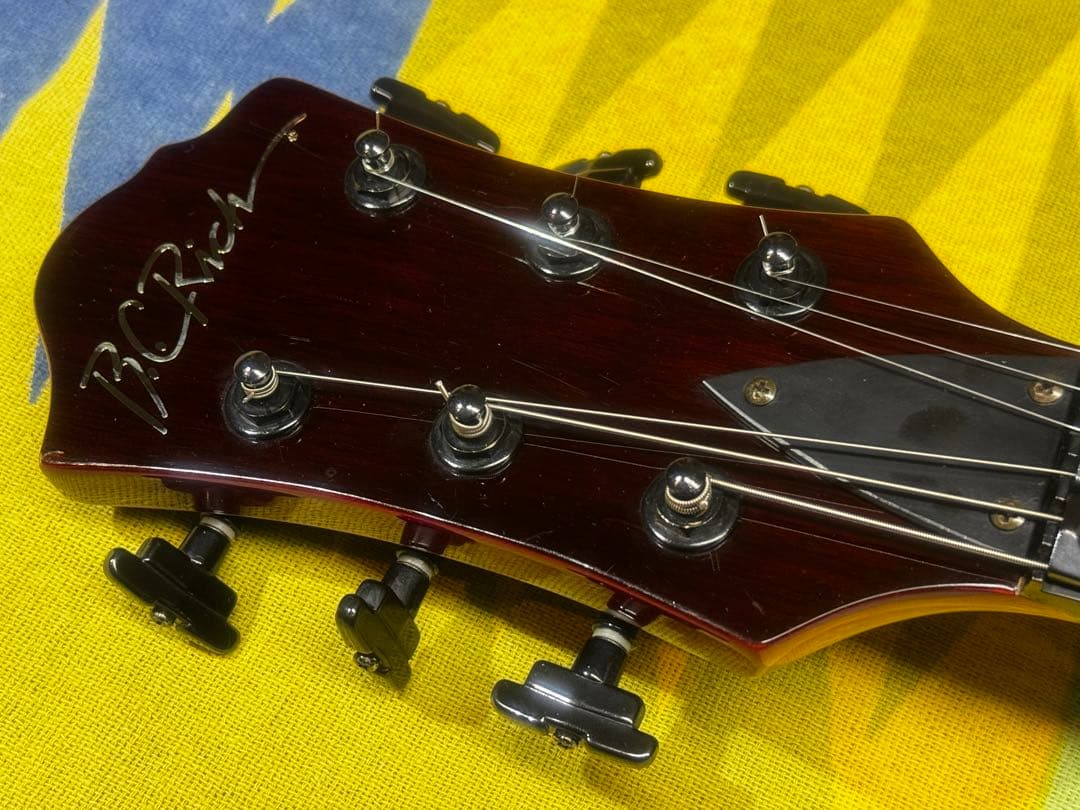 ギター B.C.Rich MOCKINGBIRD