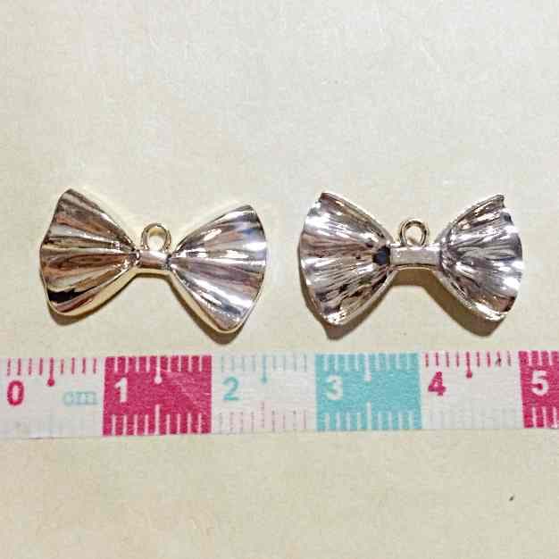 ゴールドリボンチャーム 5個 パーツ