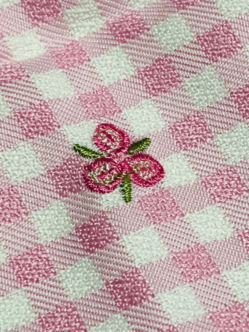 美品 ハローキティ ピンクチェックカーテン