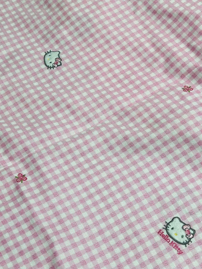 美品 ハローキティ ピンクチェックカーテン