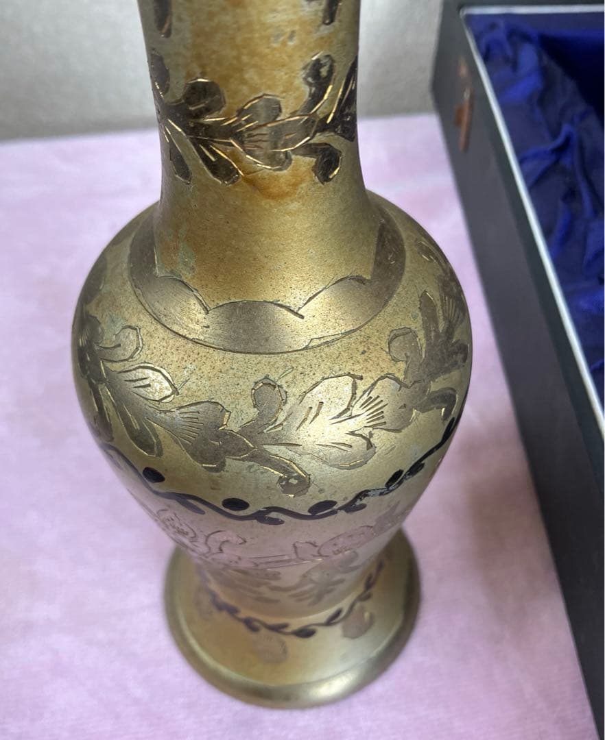 金属製　花瓶　箱入り　希少　ロットナンバー